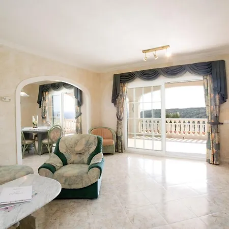 Cala En Porter Sleeps 6 Pool Wifi Villa *